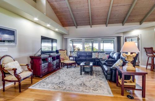 Honomu House | Honomu Home with Screened Lanai and Ocean Views!