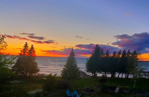 Manitoulin District House | Honora Bay Hideaway