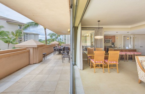 Kaanapali Condo | Honua Kai Resort, 2nd Floor 2 bedroom 2 bath condo with a large lanai.