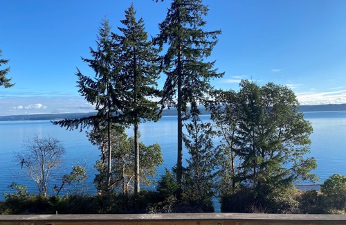 Brinnon House | Hood Canal Hideway Waterfront home