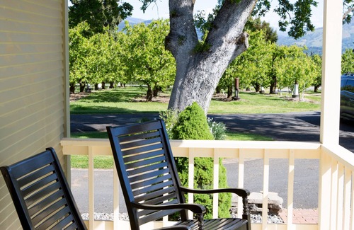 Hood River House | Hood River Bungalow Is Perfect For Your Hood River Retreat