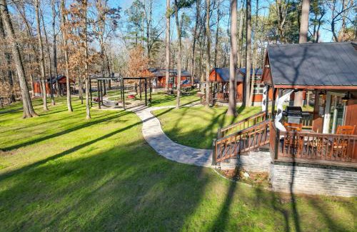 Broken Bow House | Hook, Line and Sinker Retreat with Fire Pit!