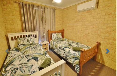 Kalbarri House | Hook, Wine and Sinker