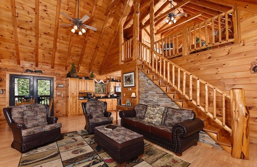 Sevierville Cabin | Hooked On Love - Romantic Mountain Retreat