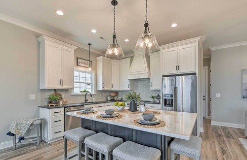 Norwood House | ‘Hooked on Tillery’ Norwood Escape w/ Pier!
