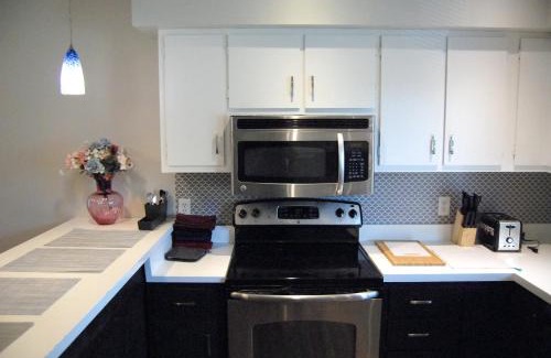 Bloomington House | Hoosier Inn- Indiana University