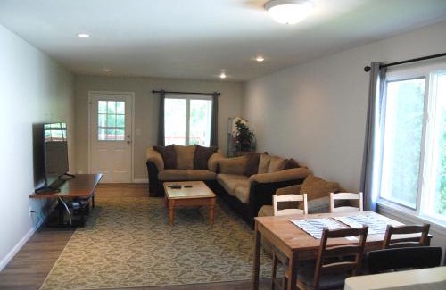 Bloomington House | Hoosier Inn- Indiana University