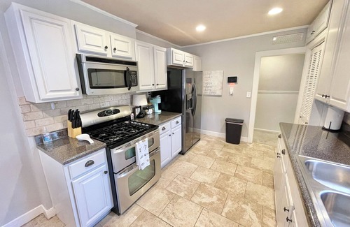 Bessemer House | Hoover~Tuscaloosa~UAB~Right off 459~CharMing~SaFe~FaMily-Pet Friendly HoMe!