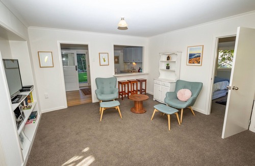 Te Anau Cottage | Hop, Skip and Jump to the Lake - Te Anau House
