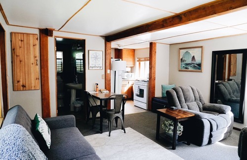 Hope Cabin | Hope Alaska's Bear Creek Lodge
