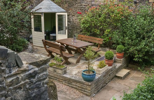 Castleton Cottage | HOPE COTTAGE, pet friendly in Castleton, Peak District