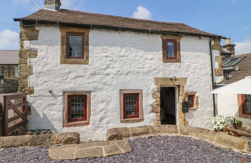 Youlgreave Cottage | HOPE COTTAGE, pet friendly, with open fire in Youlgreave