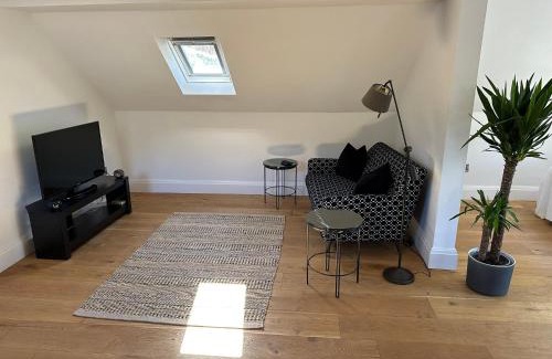 Froggatt Apartment | Hope Valley - Studio - Sleeps 2 - Parking