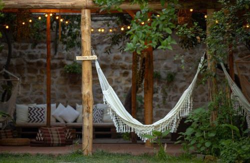 Montecalvario Hostel | HOPESTEL Secret Garden Napoli