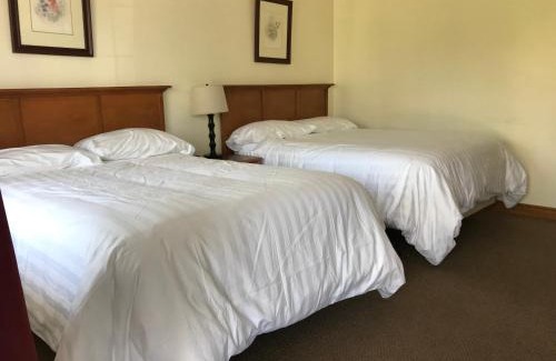 Hopewell Cape Hotel | Hopewell Rocks Motel & Country Inn