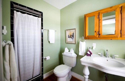 Sperryville Bed & Breakfast | Hopkins Ordinary Bed Breakfast and Ale Works