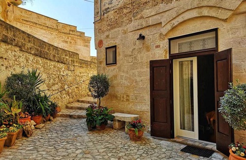 Sasso Barisano Bed & Breakfast | Hoplites