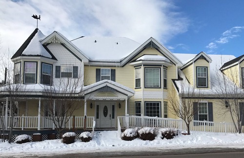 Creede House | Hopper Hideaway 1 Bedroom 1 Bath