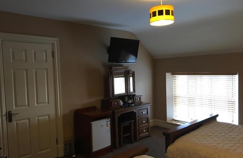 Ballyduff House | Hopper Inn Bar & Guest Accommodation