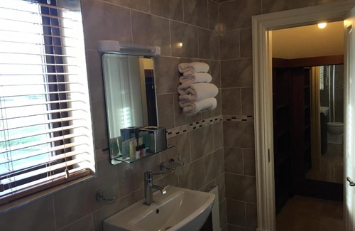 Ballyduff House | Hopper Inn Bar & Guest Accommodation