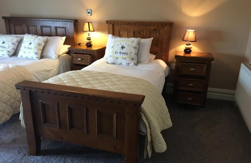 Ballyduff House | Hopper Inn Bar & Guest Accommodation