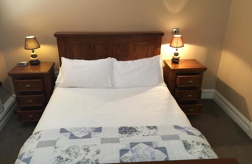 Ballyduff House | Hopper Inn Bar & Guest Accommodation