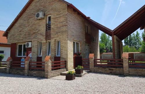 Nagybaracska Apartment | Horgász-Lak vendégház