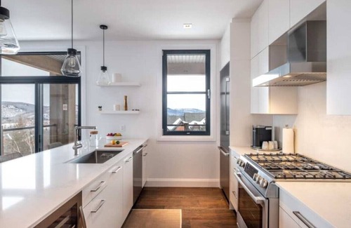 Mont-Tremblant Condo | Horizon 201 - Stunning Views-Corner Unit- Sleeps 8