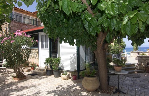 Stoupa Apartment | Horizon Apartments
