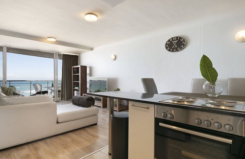 Bloubergstrand Apartment | Horizon Bay 902 Beachfront APT with full Inverter by HMH