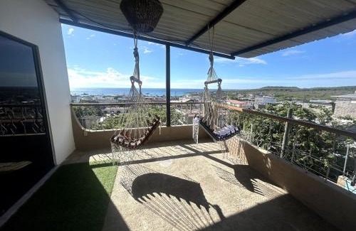 Puerto Baquerizo Moreno Apartment | Horizon House Piso 3 - Vista a la bahía