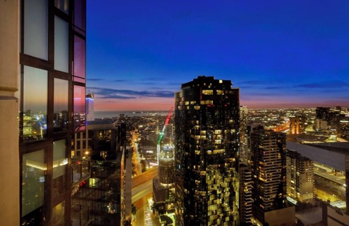 Southbank Apartment | Horizon Haven in Southbank