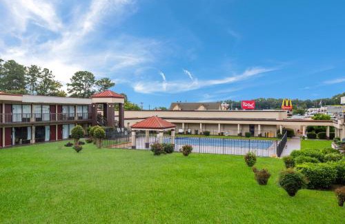 Anderson Hotel | Horizon Inn & Suites
