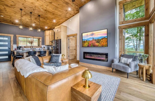 Blue Ridge Cabin | Horizon Ridge-Amazing view, new, hot tub, fire pit