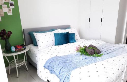 Sepang Apartment | Horizon Suites near KLIA Free Wi-Fi Netflix (green)