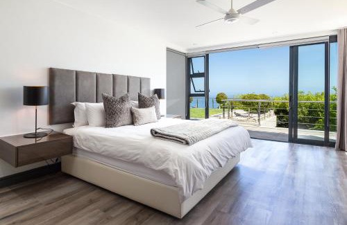 Camps Bay Apartment | Horizon Sunset Camps Bay Apartment in Cape Town - 2 Bedroom 3 Bathroom No Powercuts