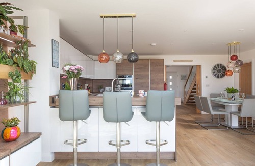 St. Buryan House | Horizon View - a house that sleeps 6 guests in 3 bedrooms