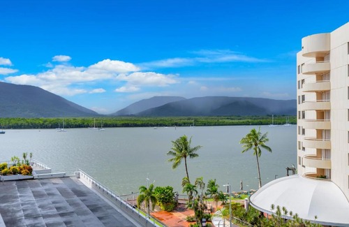 Cairns Central Business District Apartment | Horizons @ Harbour Lights
