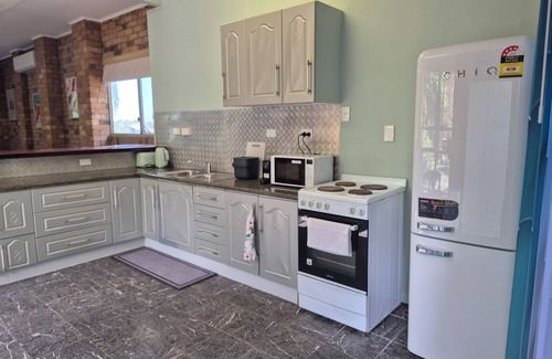 Agnes Water Apartment | Horizons Kangaroo Sanctuary - private couples retreat on our 10 acre property