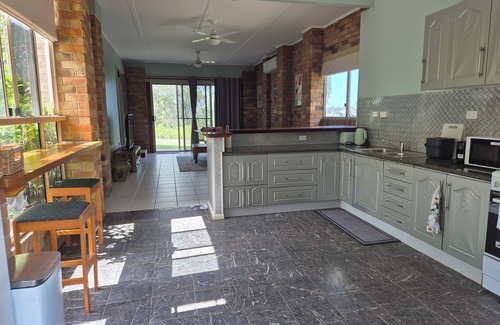 Agnes Water Apartment | Horizons Kangaroo Sanctuary - private couples retreat on our 10 acre property