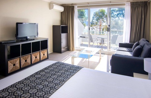 Jindabyne Hotel | Horizons Lake Jindabyne