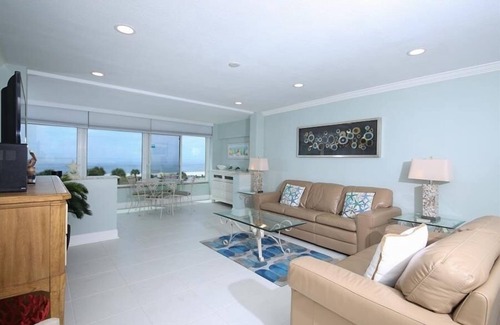 Siesta Key Condo | Horizons West Unit #207 - Siesta Key Beach Front
