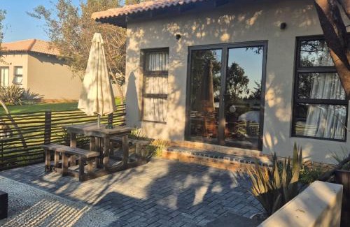 Lanseria House | Hornbill Self Catering Cottages Muldersdrift