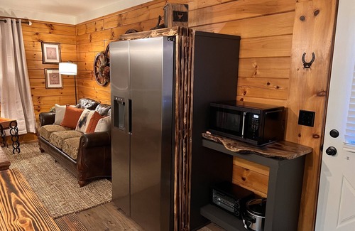 Hot Springs Cabin | Horse Cabin at The Natural State Cabins