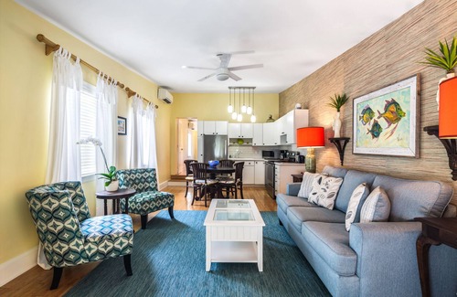Key West Historic District Apartment | ~HORSE CONCH~ Amazing location with shared pool and covered balcony!