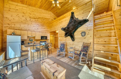 Emigrant House | Horse Ranch on the Yellowstone River. Close to Gardiner and Yellowstone Park.