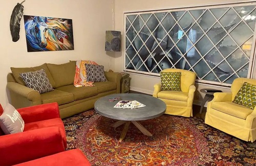 Amarillo House | Horsefeathers 🐾 pet friendly funky comfort