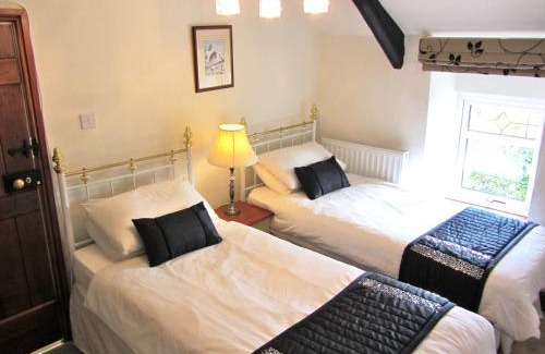 Amroth House | Horsemanstone