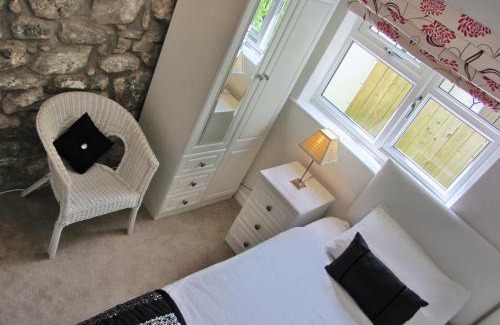 Amroth House | Horsemanstone