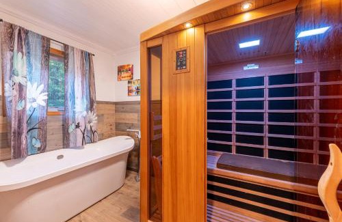 Summerlee House | Horseshoe Acres - Home theater, spa room, hot tub